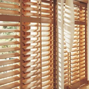 wooden-venetian-blinds